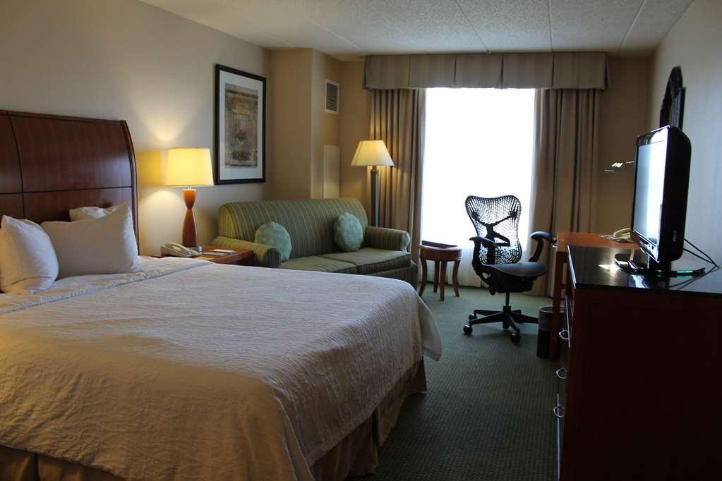 Hilton Garden Inn Addison Bilik gambar