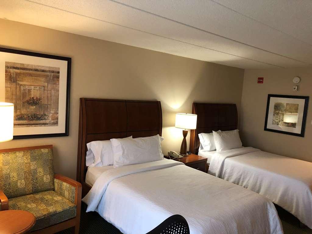 Hilton Garden Inn Addison Bilik gambar
