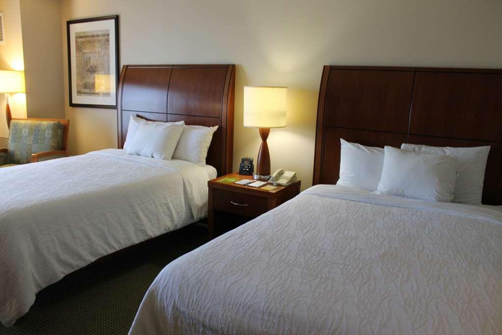 Hilton Garden Inn Addison Bilik gambar