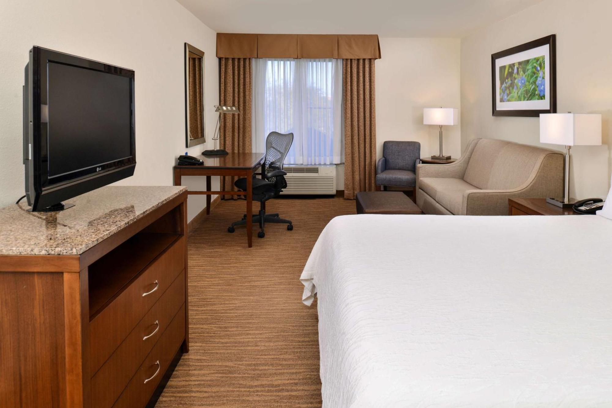Hilton Garden Inn Addison Luaran gambar