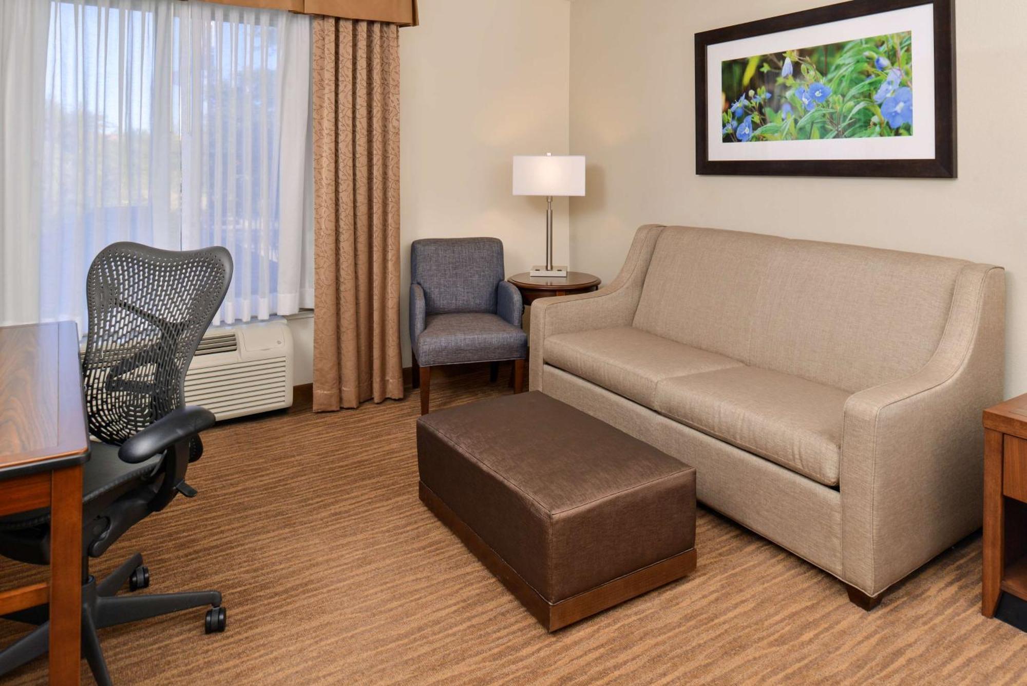 Hilton Garden Inn Addison Luaran gambar