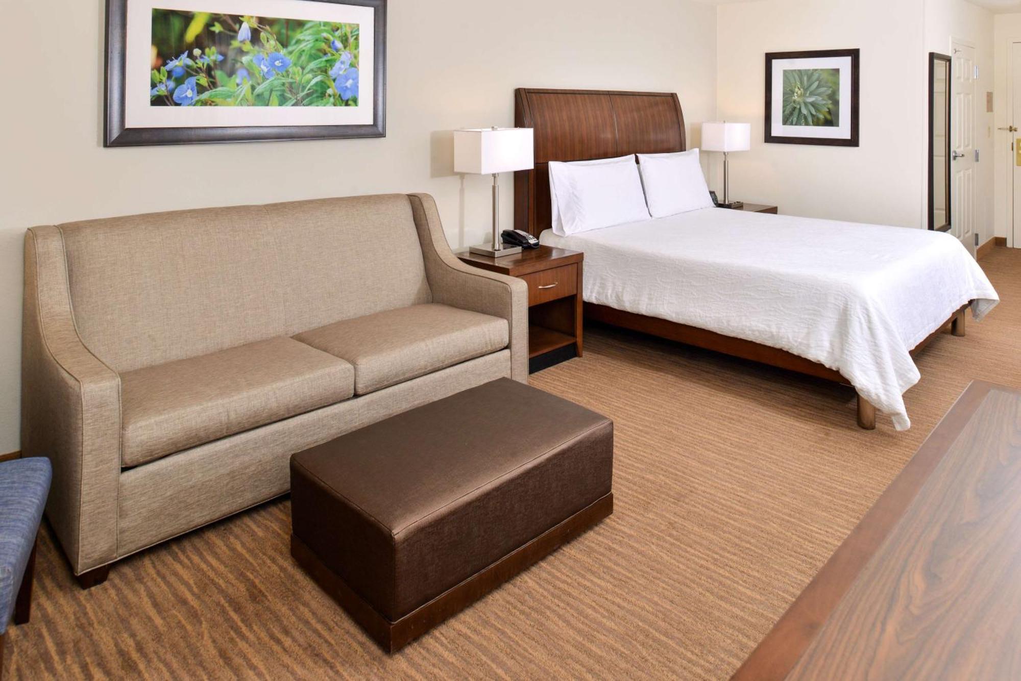 Hilton Garden Inn Addison Luaran gambar
