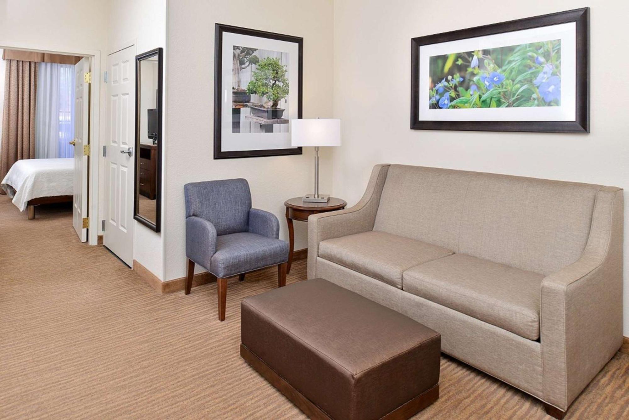 Hilton Garden Inn Addison Luaran gambar