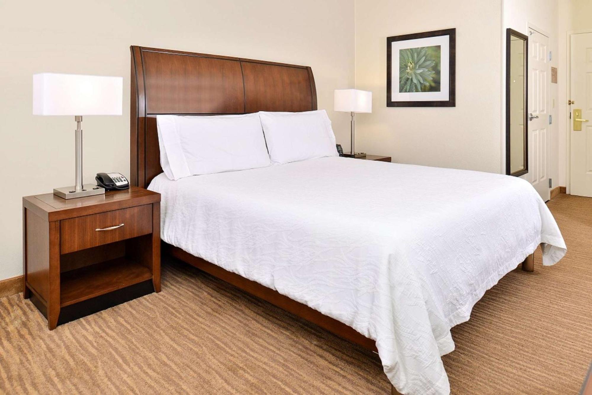 Hilton Garden Inn Addison Luaran gambar