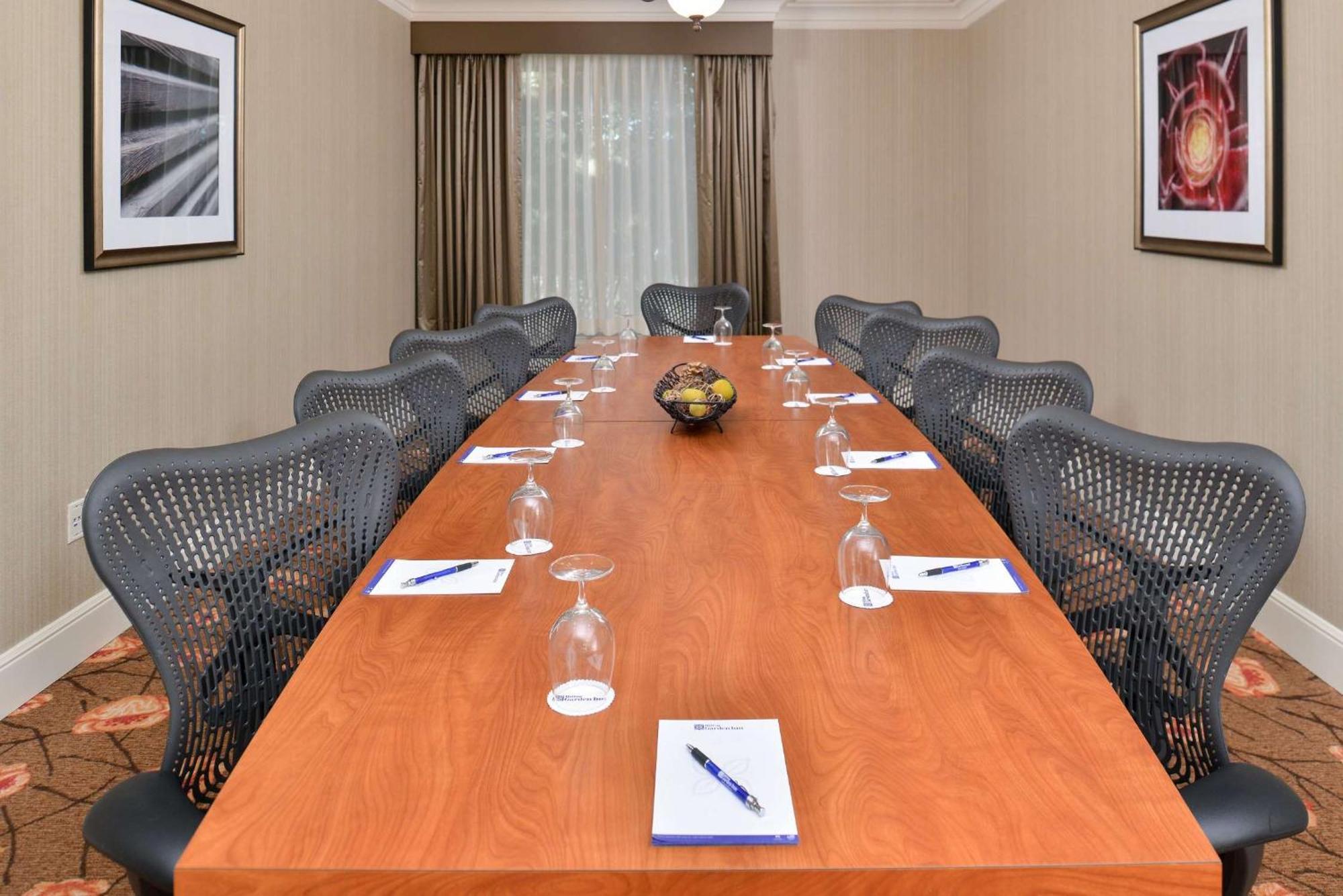 Hilton Garden Inn Addison Luaran gambar