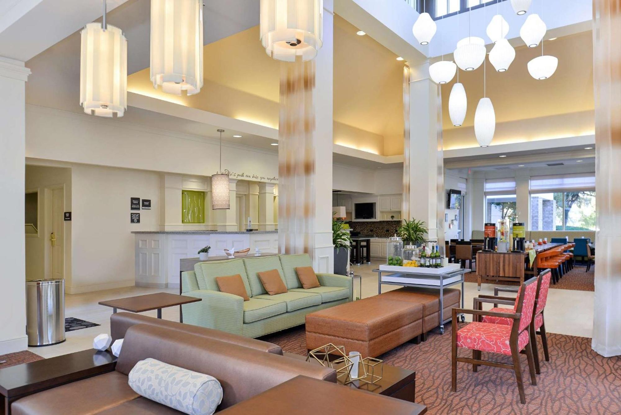Hilton Garden Inn Addison Luaran gambar