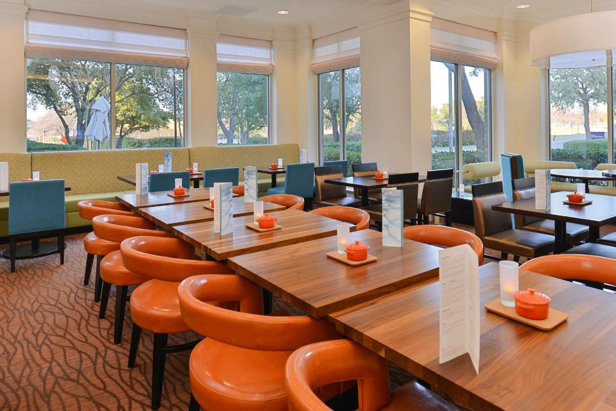Hilton Garden Inn Addison Luaran gambar